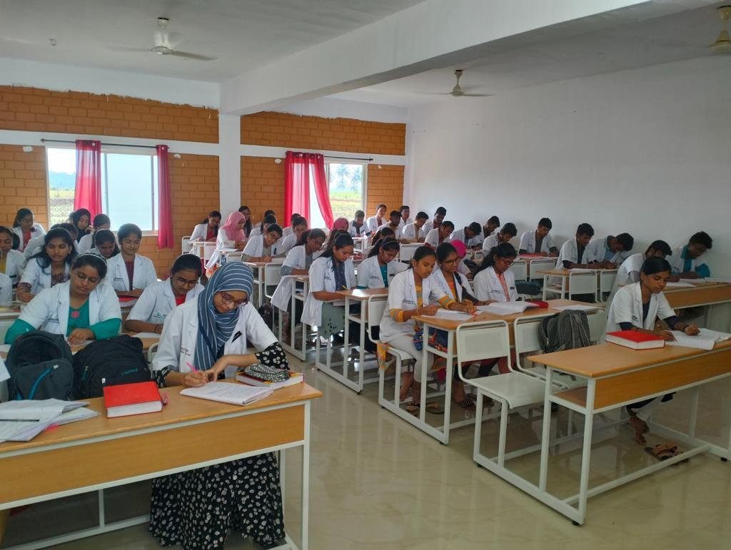 Sushrutha Institute of Pharmacy classroom session